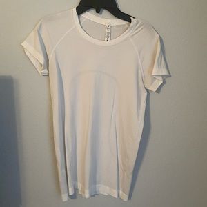GREAT condition Lululemon swiftly tech short sleeve!